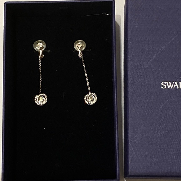 Swarovski Generation Clip Earrings White Rhodium Plated - Picture 5 of 7